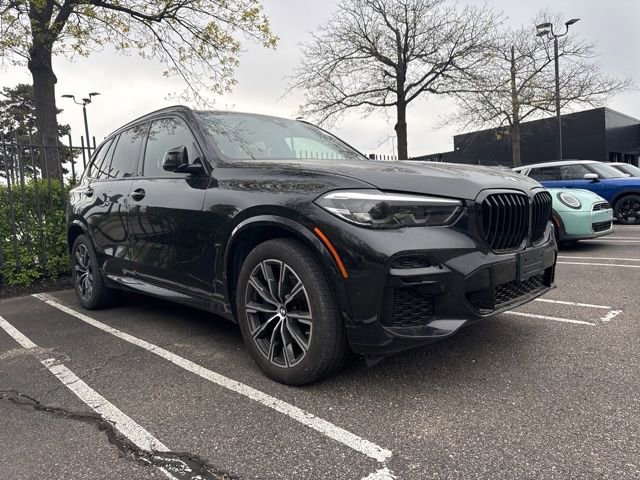 Used 2022 BMW X5 xDrive40i AWD/4WD image 3