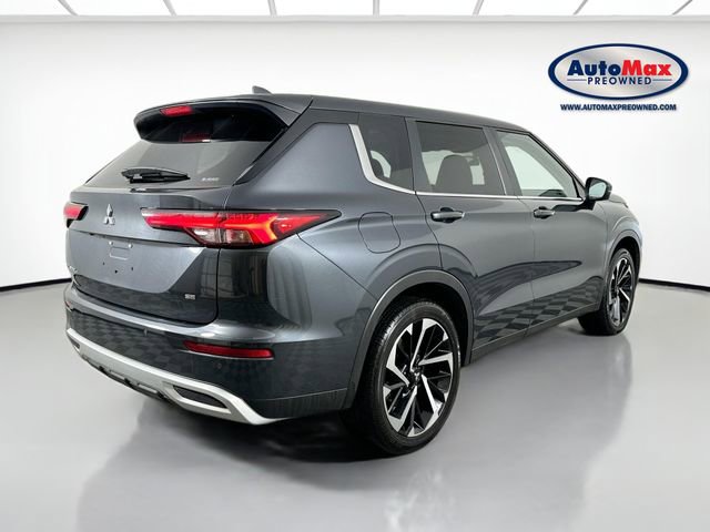 Used 2024 Mitsubishi Outlander SE image 2