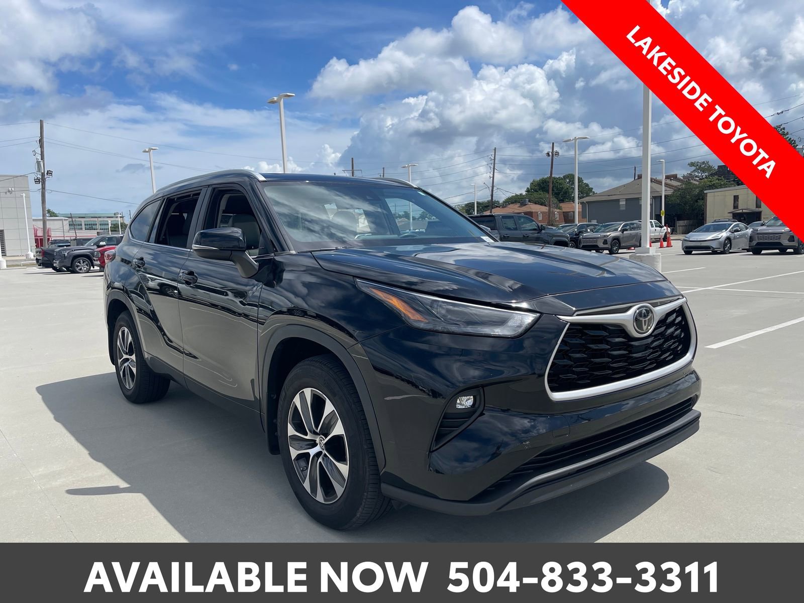 Used 2023 Toyota Highlander XLE FWD image 7