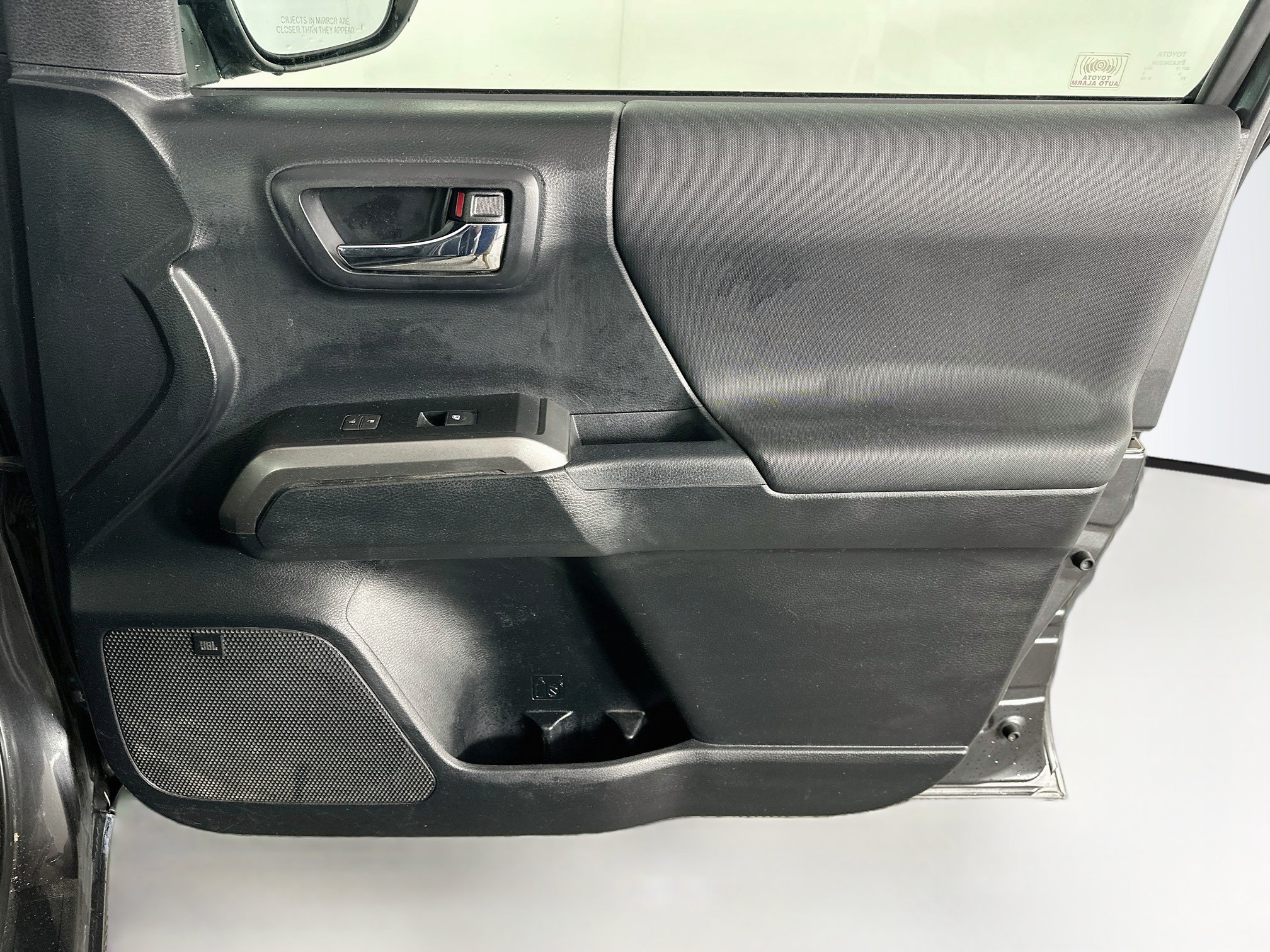 Used 2016 Toyota Tacoma TRD Sport RWD image 31