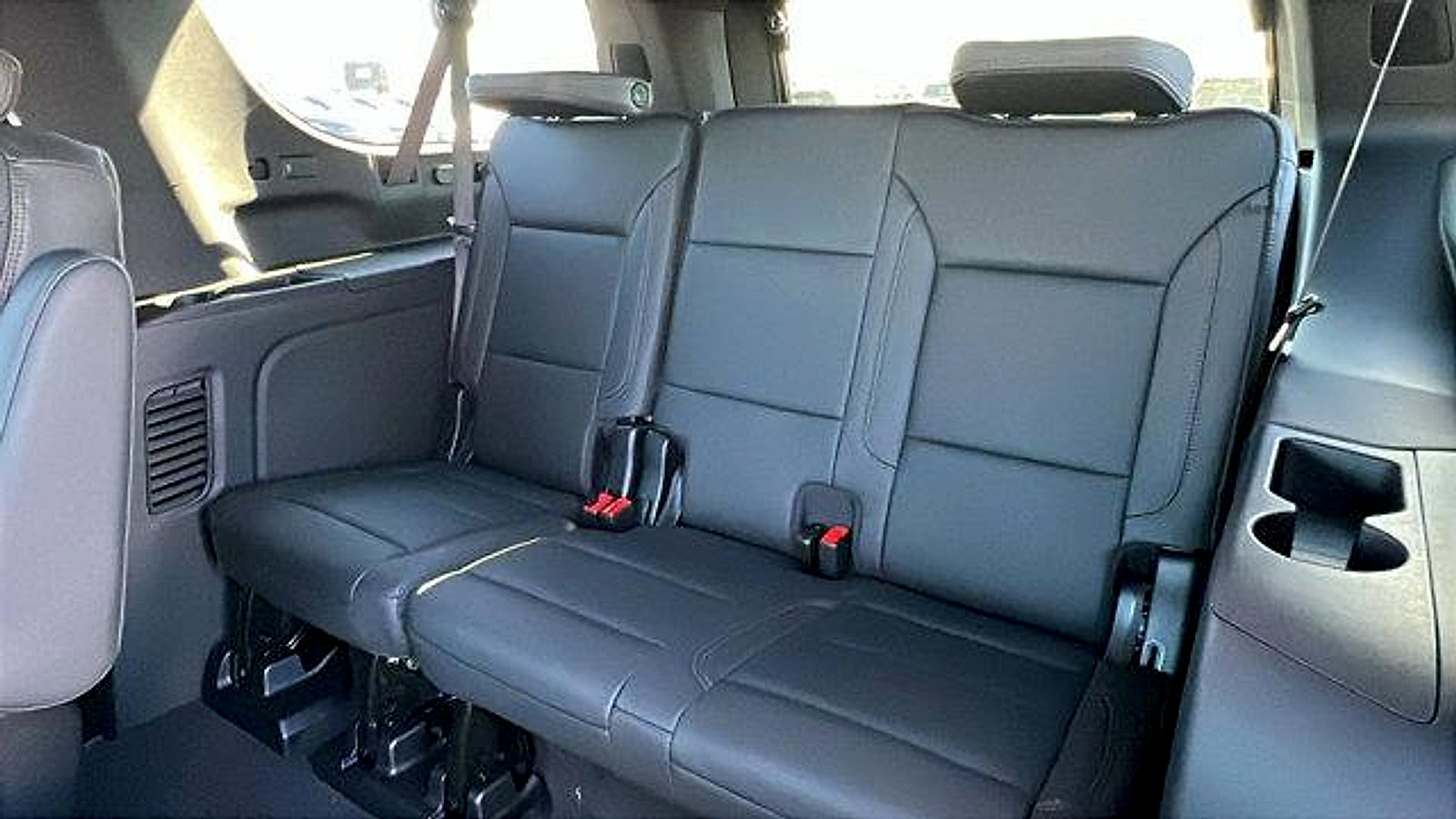 New 2026 Chevrolet Suburban High Country image 18