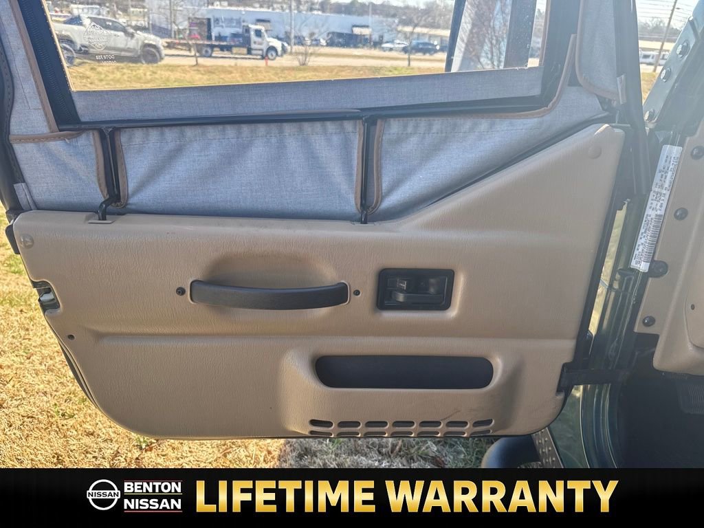 Used 2001 Jeep Wrangler SE image 11