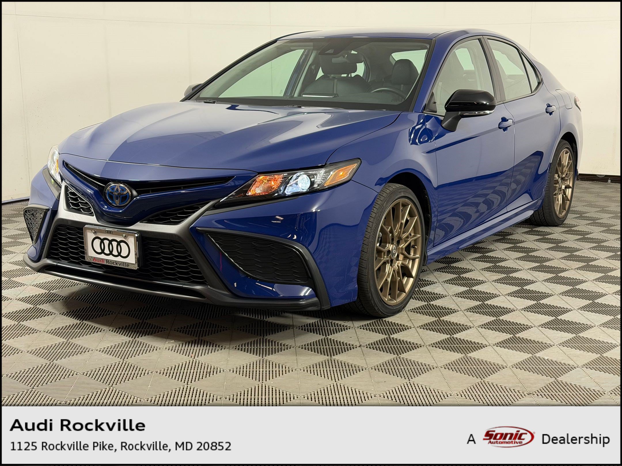 Used 2024 Toyota Camry SE
