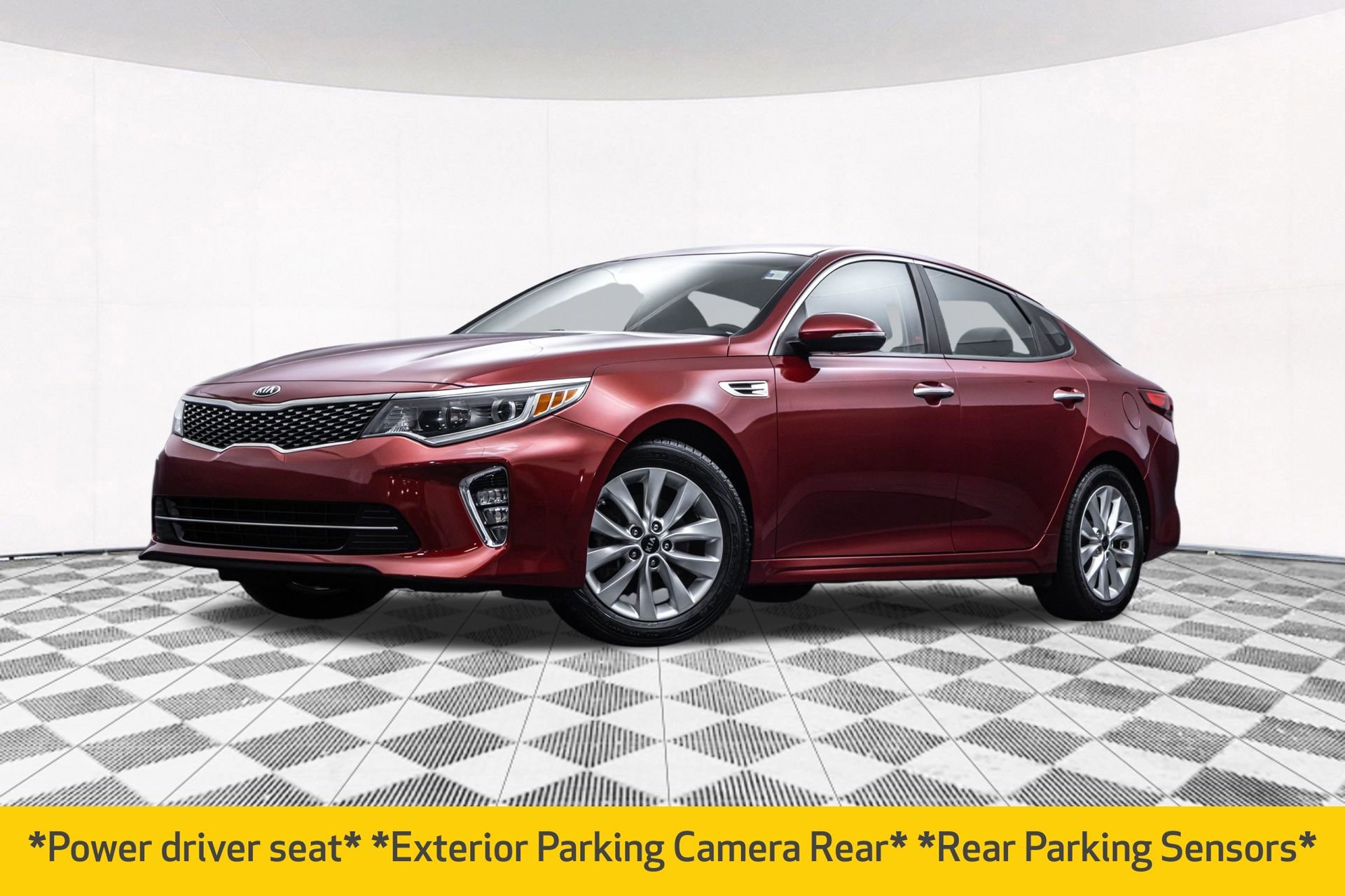 Used 2018 Kia Optima S image 2