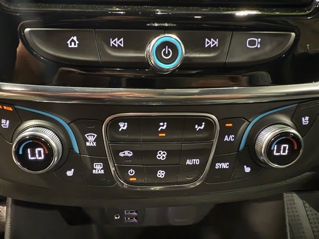 Used 2023 Chevrolet Traverse Premier image 21