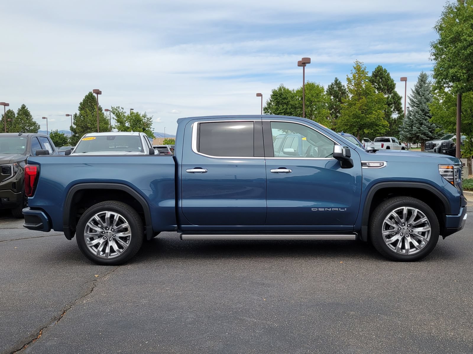 Used 2025 GMC Sierra 1500 Denali w/ Denali Reserve Package AWD/4WD image 2