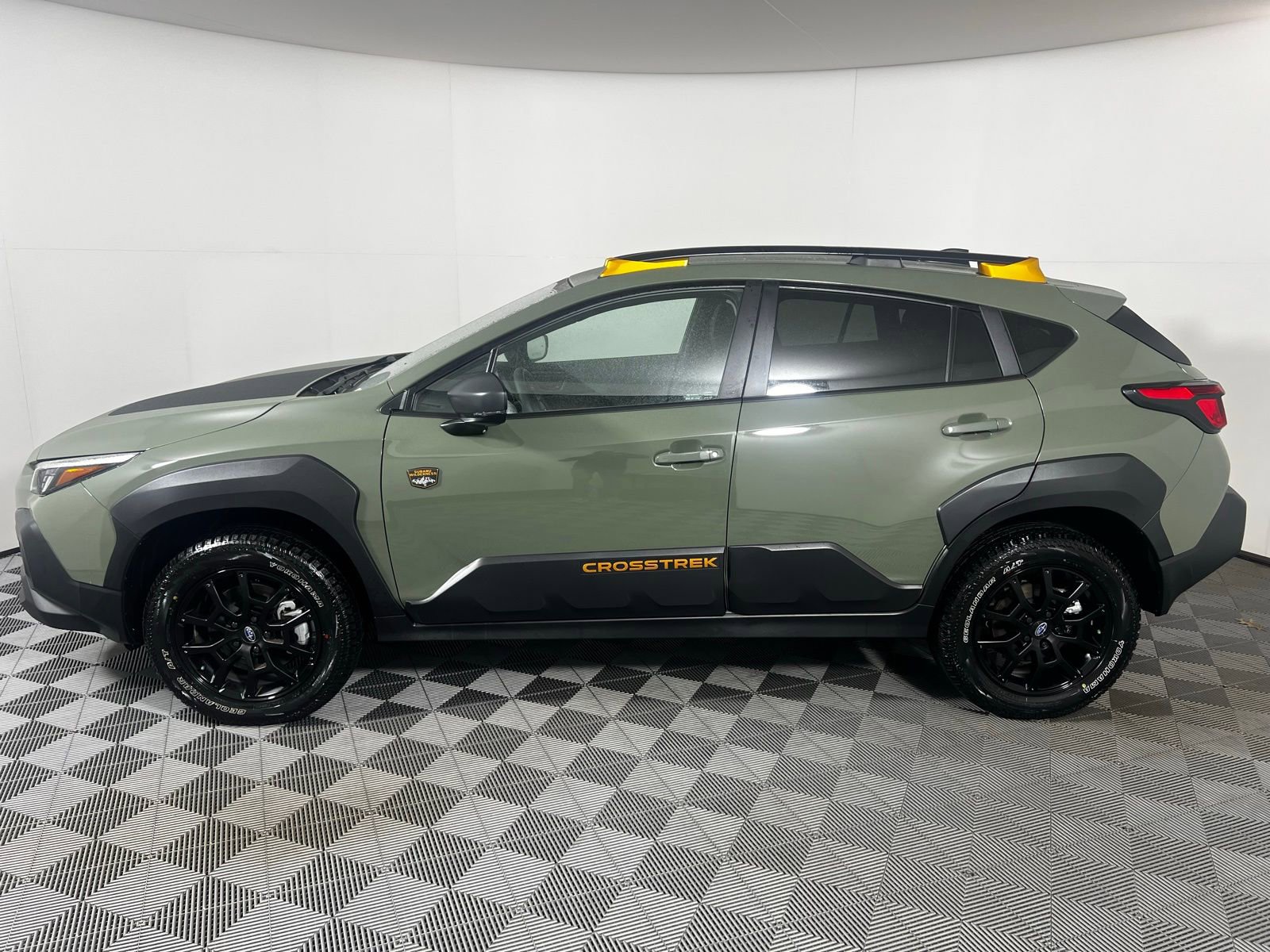 Used 2025 Subaru Crosstrek 2.5i Wilderness w/ Crosstrek Mirror Package image 8