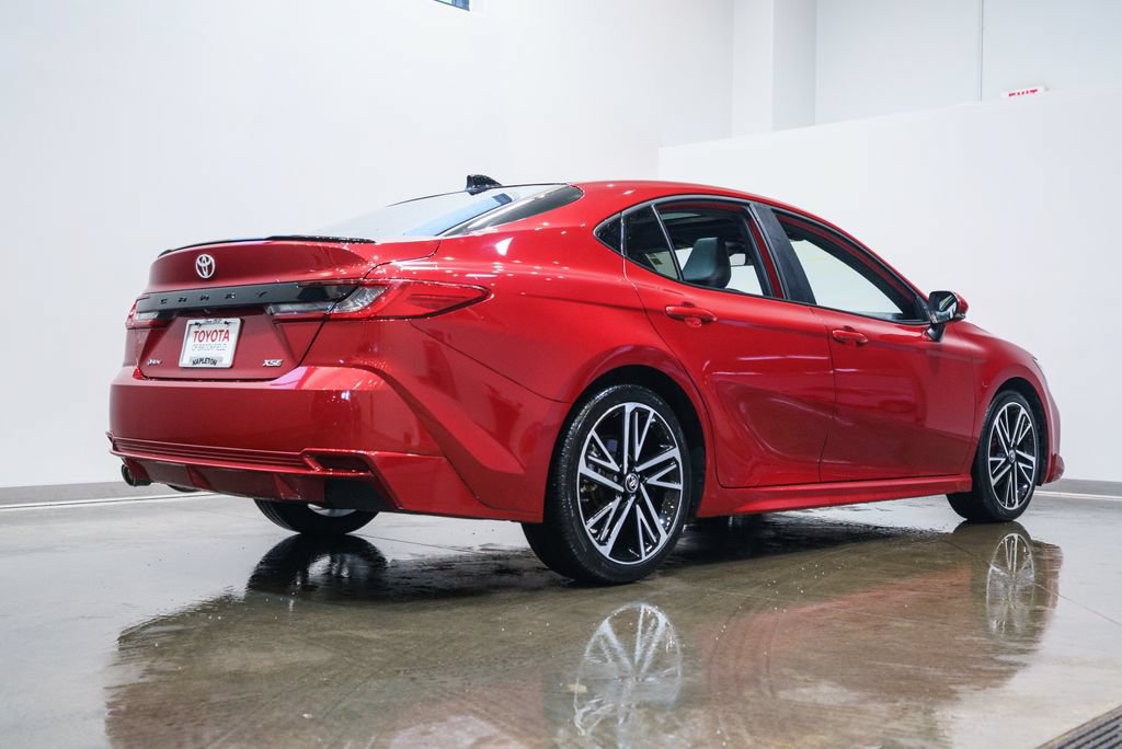 Used 2025 Toyota Camry XSE FWD image 9