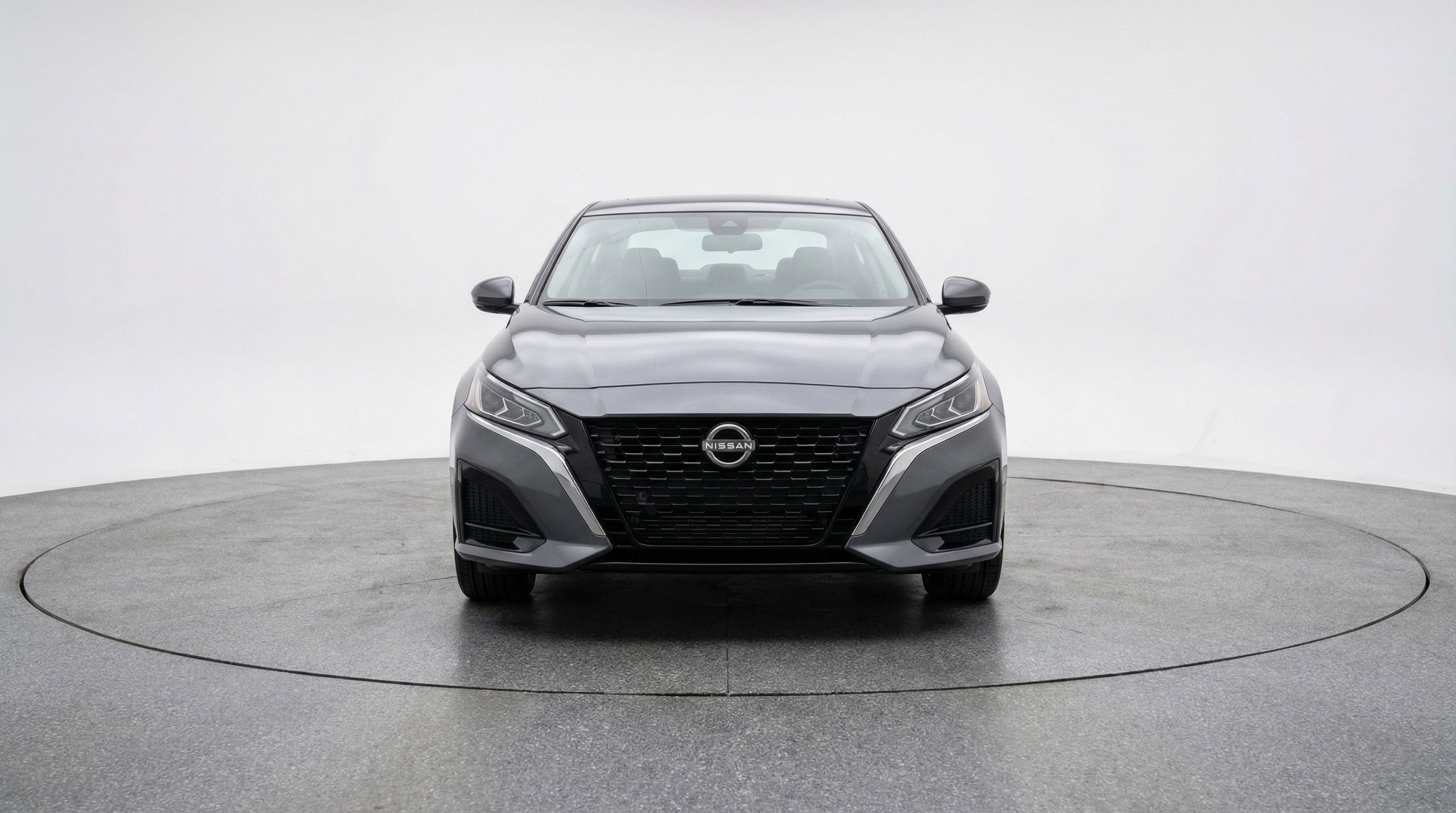 Used 2025 Nissan Altima 2.5 SV image 2