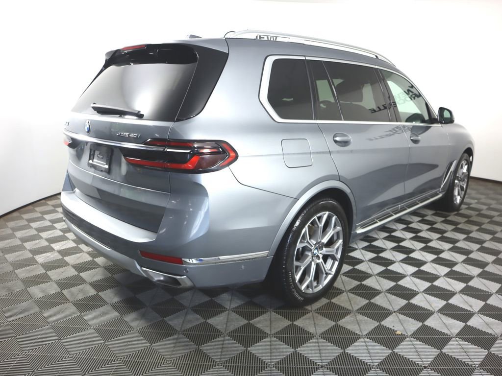 Used 2024 BMW X7 xDrive40i w/ Climate Comfort Package image 5