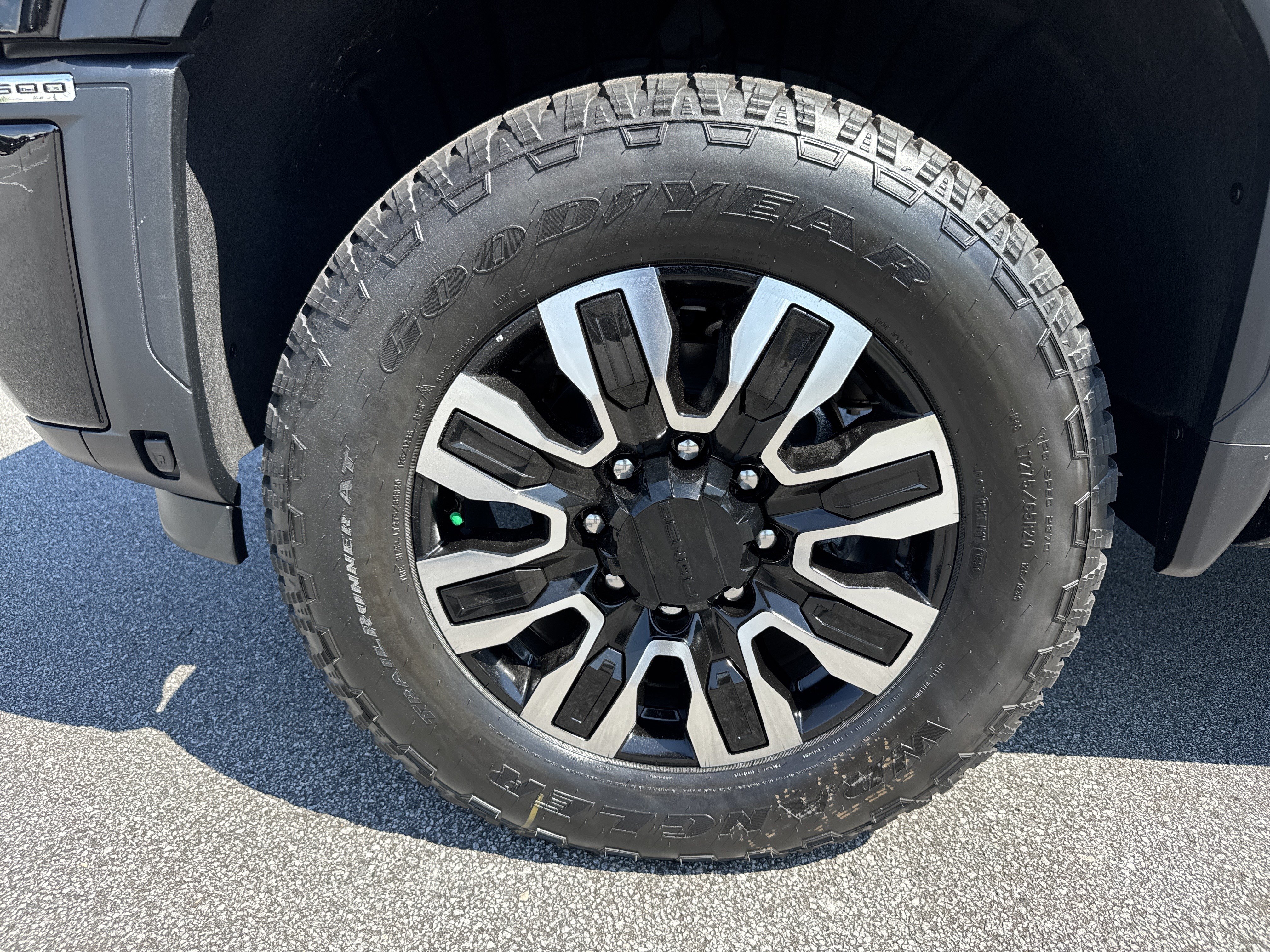 New 2026 GMC Sierra 2500 Denali Ultimate AWD/4WD image 13