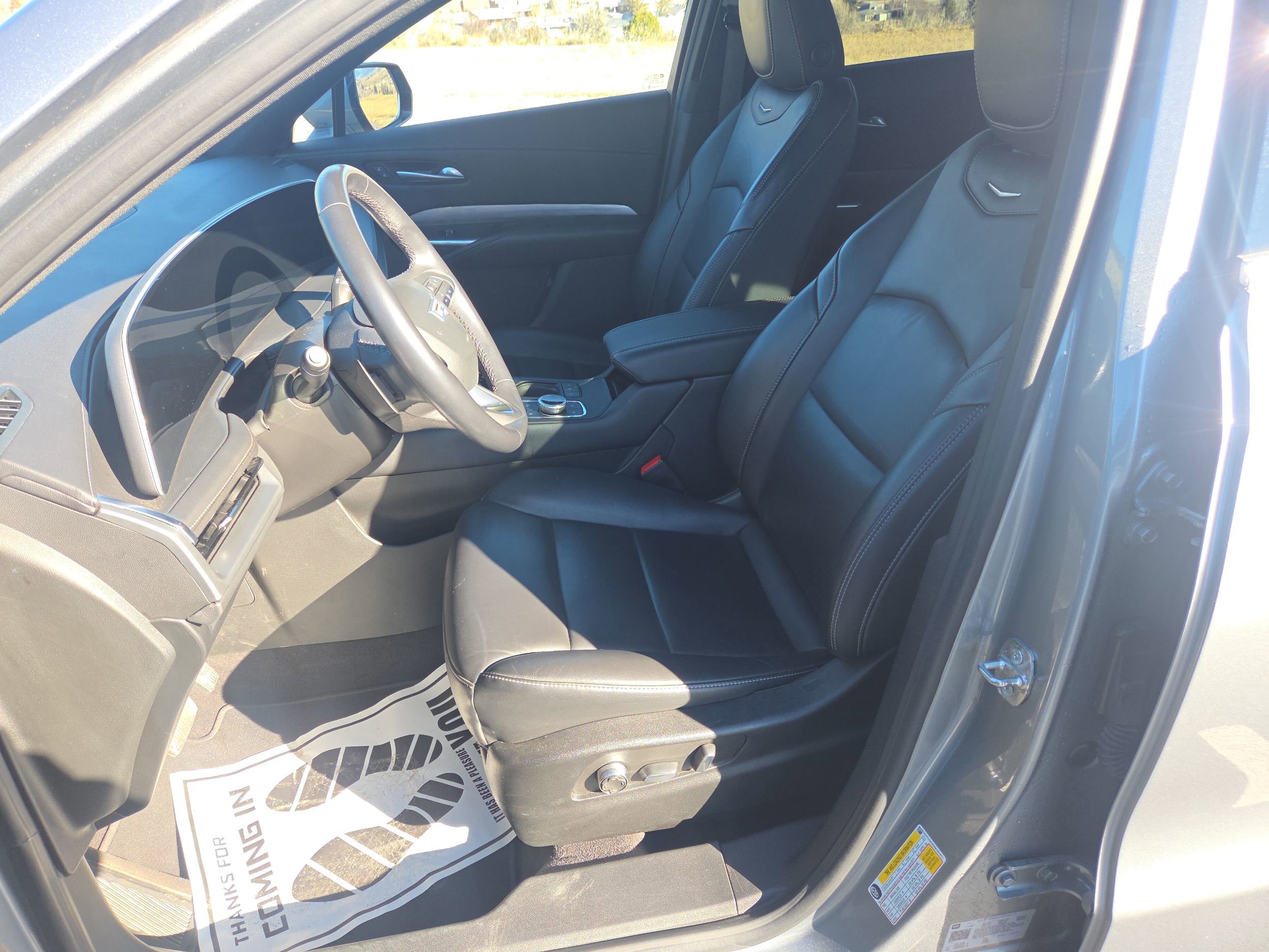Used 2024 Cadillac XT4 Premium Luxury AWD/4WD image 9