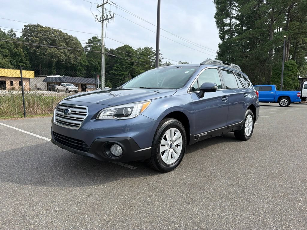 Used 2017 Subaru Outback 2.5i Premium AWD/4WD image 2