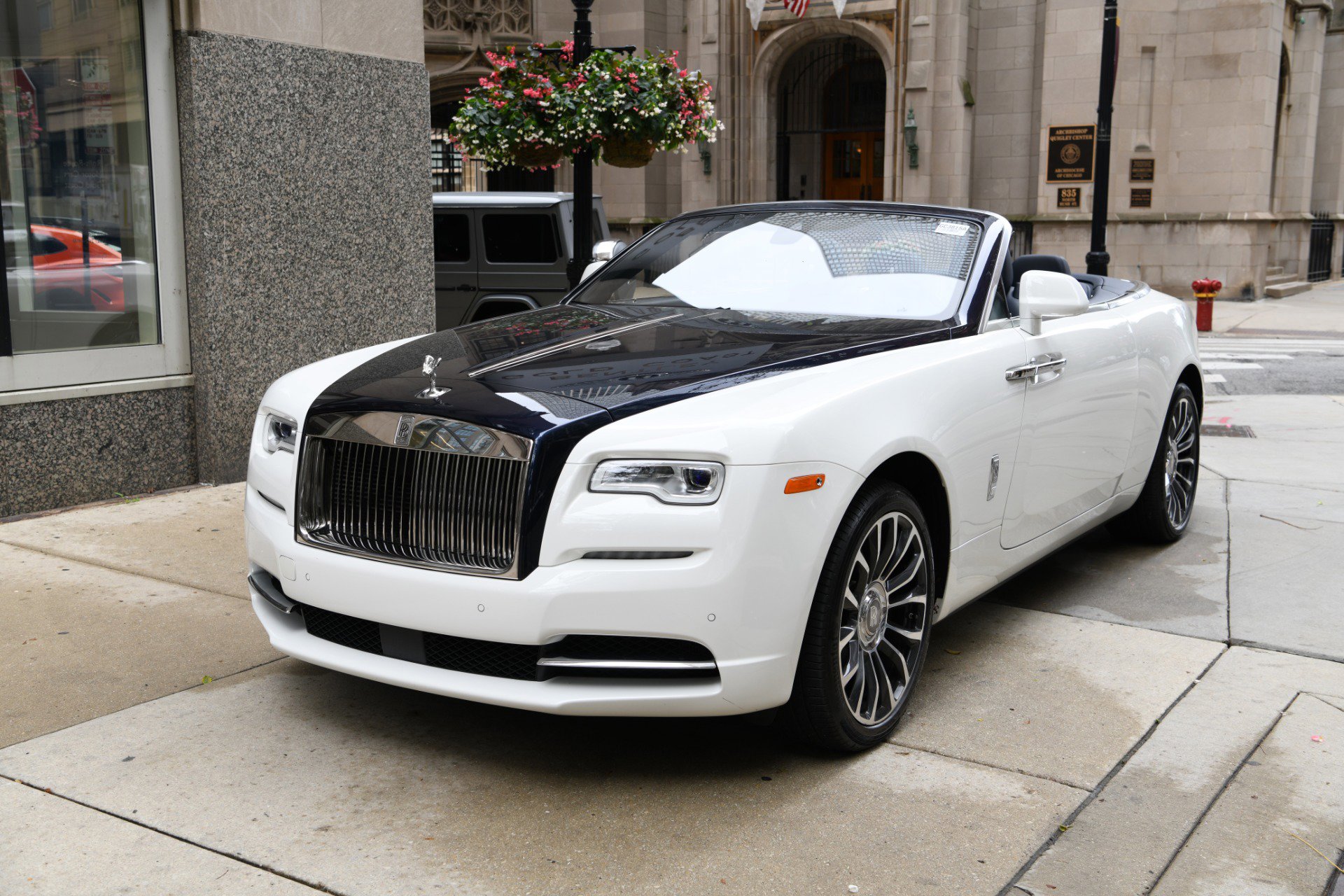 Used 2020 Rolls-Royce Dawn image 2