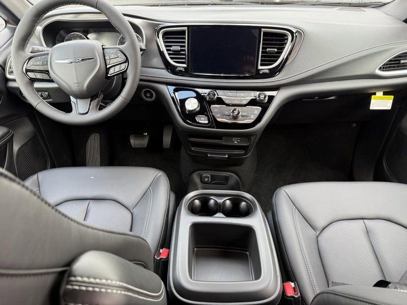 New 2026 Chrysler Pacifica Select w/ S Appearance Package image 7