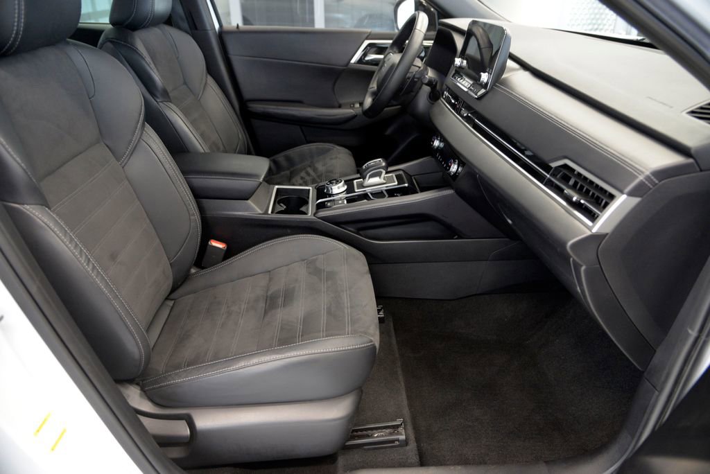 Used 2023 Mitsubishi Outlander SE Black Edition image 31