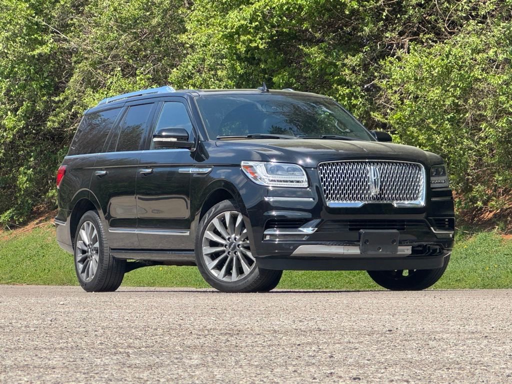 Used 2018 Lincoln Navigator Select image 2