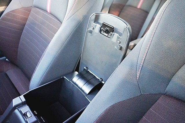 Used 2026 Toyota Corolla SE w/ SE Package FWD image 42