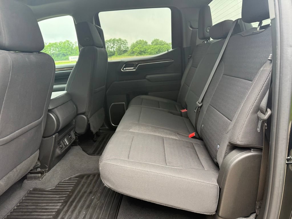 Used 2023 Chevrolet Silverado 1500 LT AWD/4WD image 13