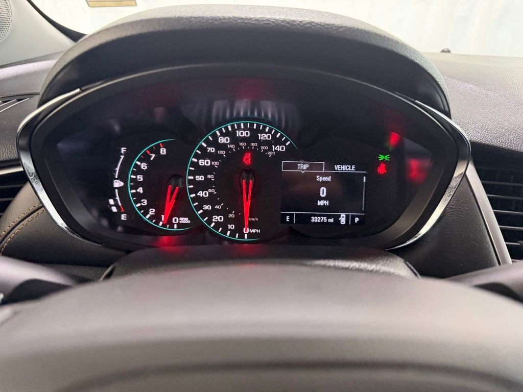 Used 2022 Chevrolet Trax LT w/ Redline Edition AWD/4WD image 4