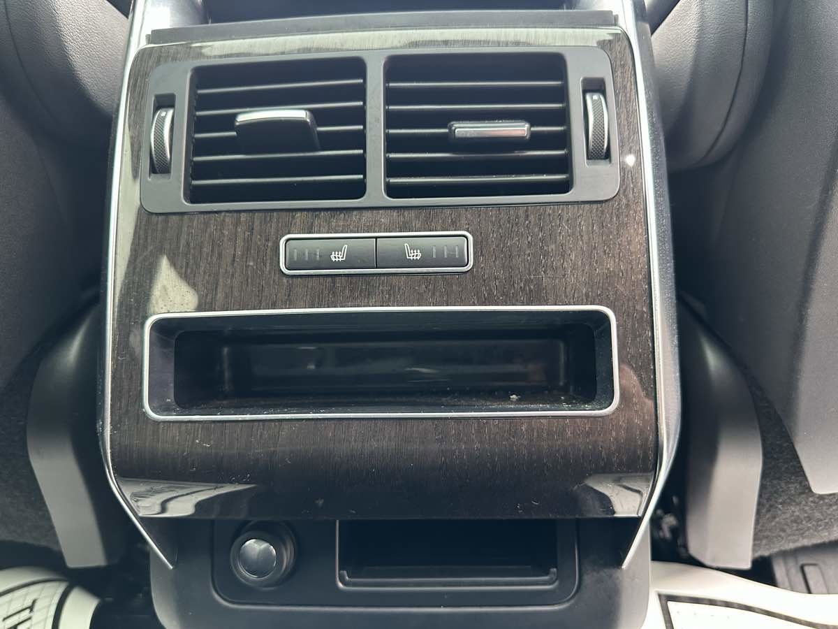 Used 2016 Land Rover Range Rover Sport HSE image 38