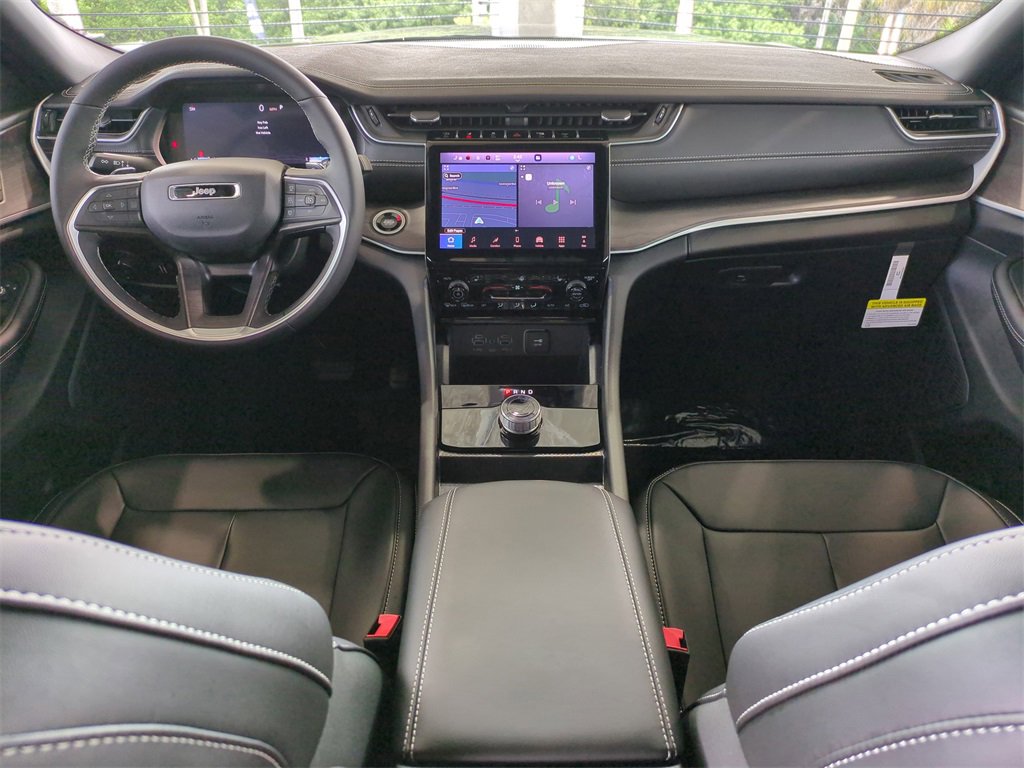 New 2025 Jeep Grand Cherokee Limited image 16