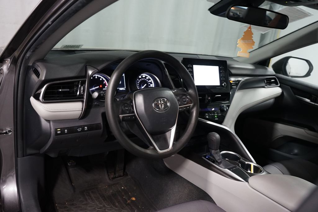Used 2023 Toyota Camry LE image 7
