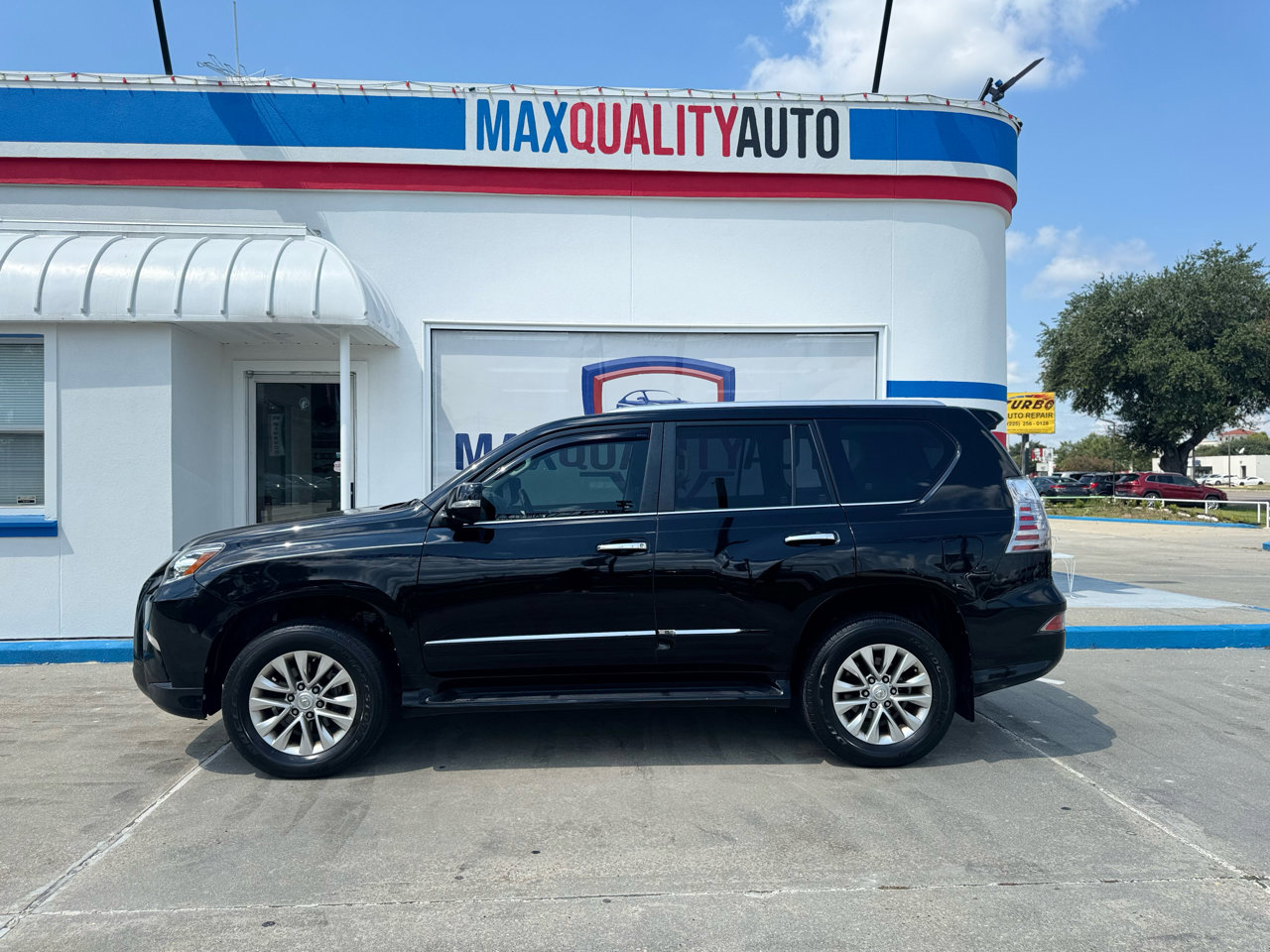 Used 2018 Lexus GX 460 Premium w/ Premium Package image 11