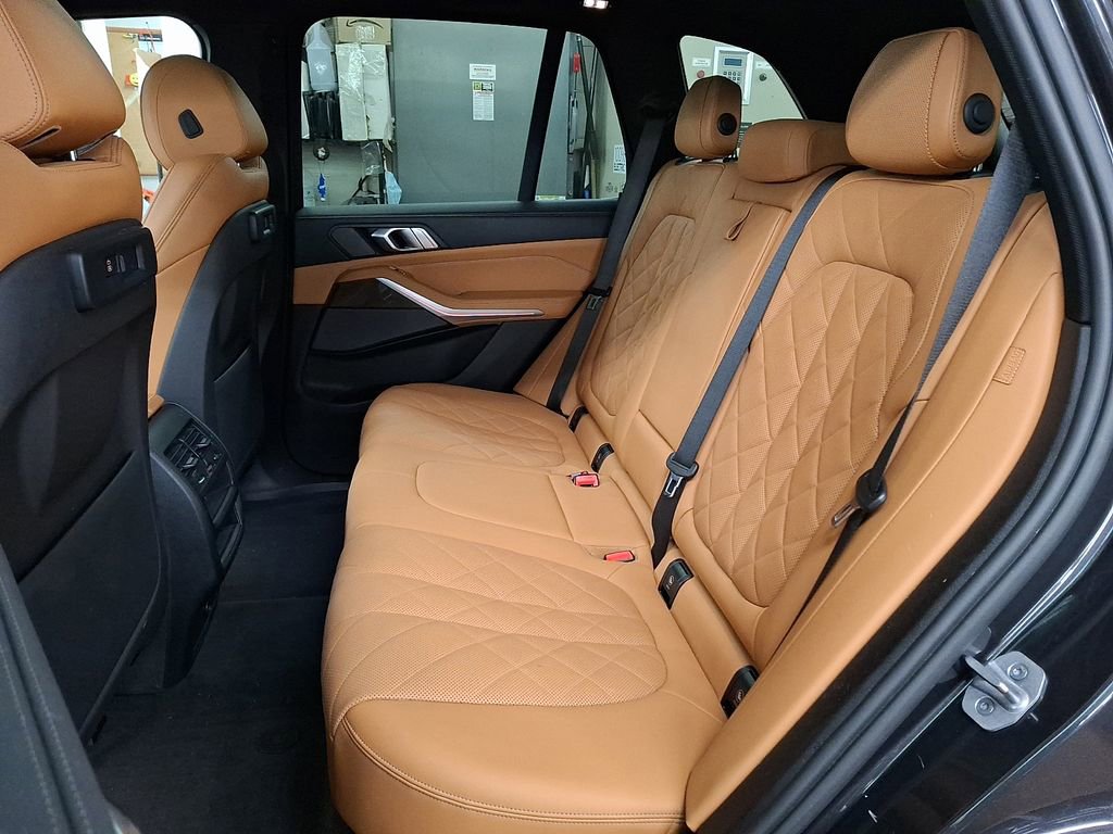 Used 2023 BMW X5 xDrive40i w/ Premium Package AWD/4WD image 7