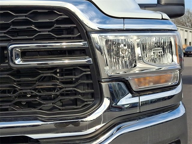 Used 2024 RAM 2500 Tradesman w/ Chrome Appearance Group image 9