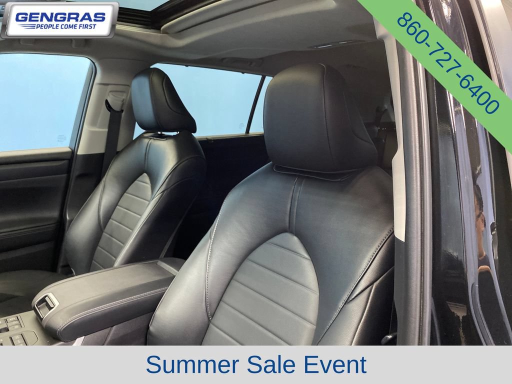 Used 2023 Toyota Highlander XLE AWD/4WD image 10