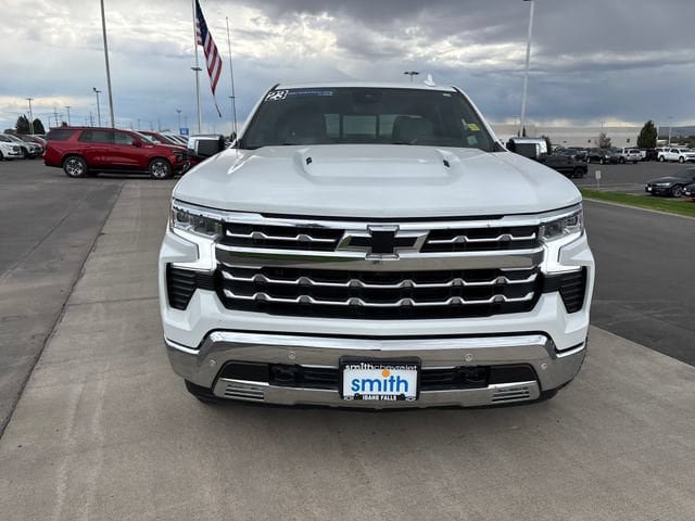 Certified 2023 Chevrolet Silverado 1500 LTZ w/ Technology Package AWD/4WD image 8