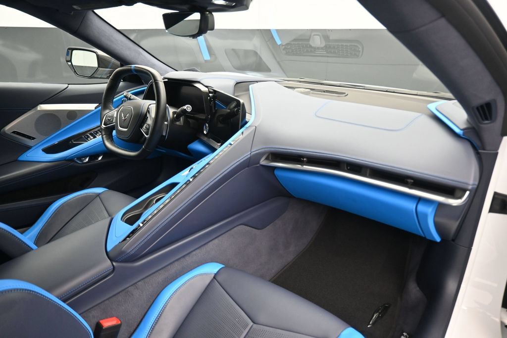 Used 2021 Chevrolet Corvette Stingray Premium Conv w/ Z51 Performance Package RWD image 41