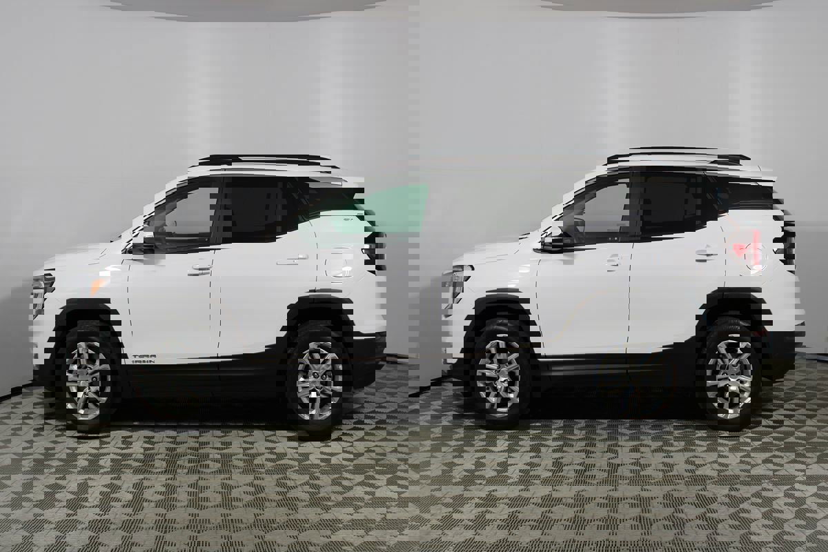 Used 2023 GMC Terrain SLE w/ Driver Convenience Package image 36