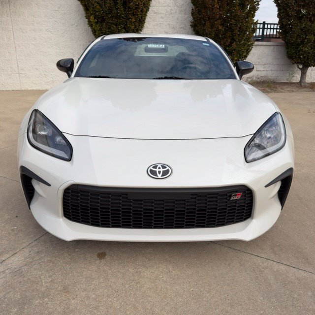 Used 2024 Toyota GR86 Premium RWD image 9