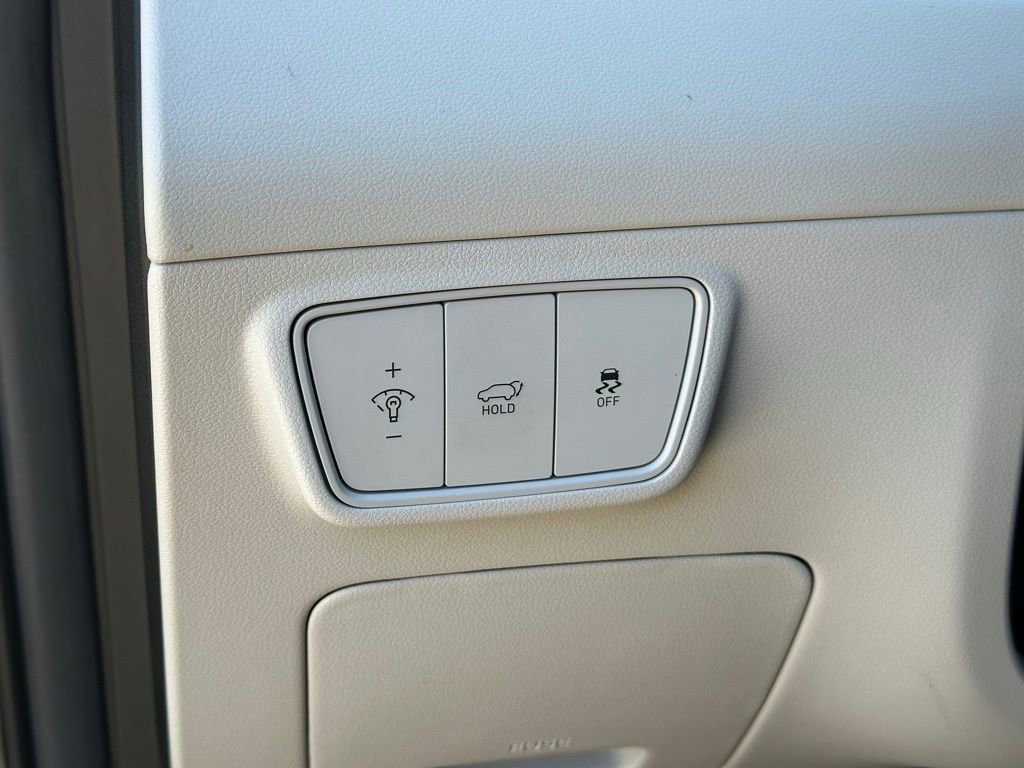 Used 2023 Hyundai Tucson Limited image 32