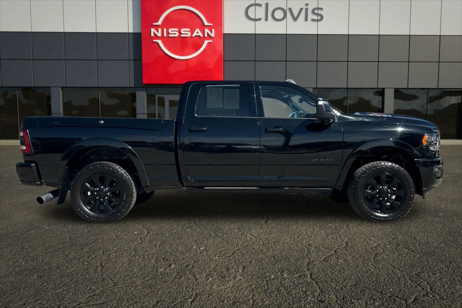 Used 2024 RAM 3500 Limited AWD/4WD image 9