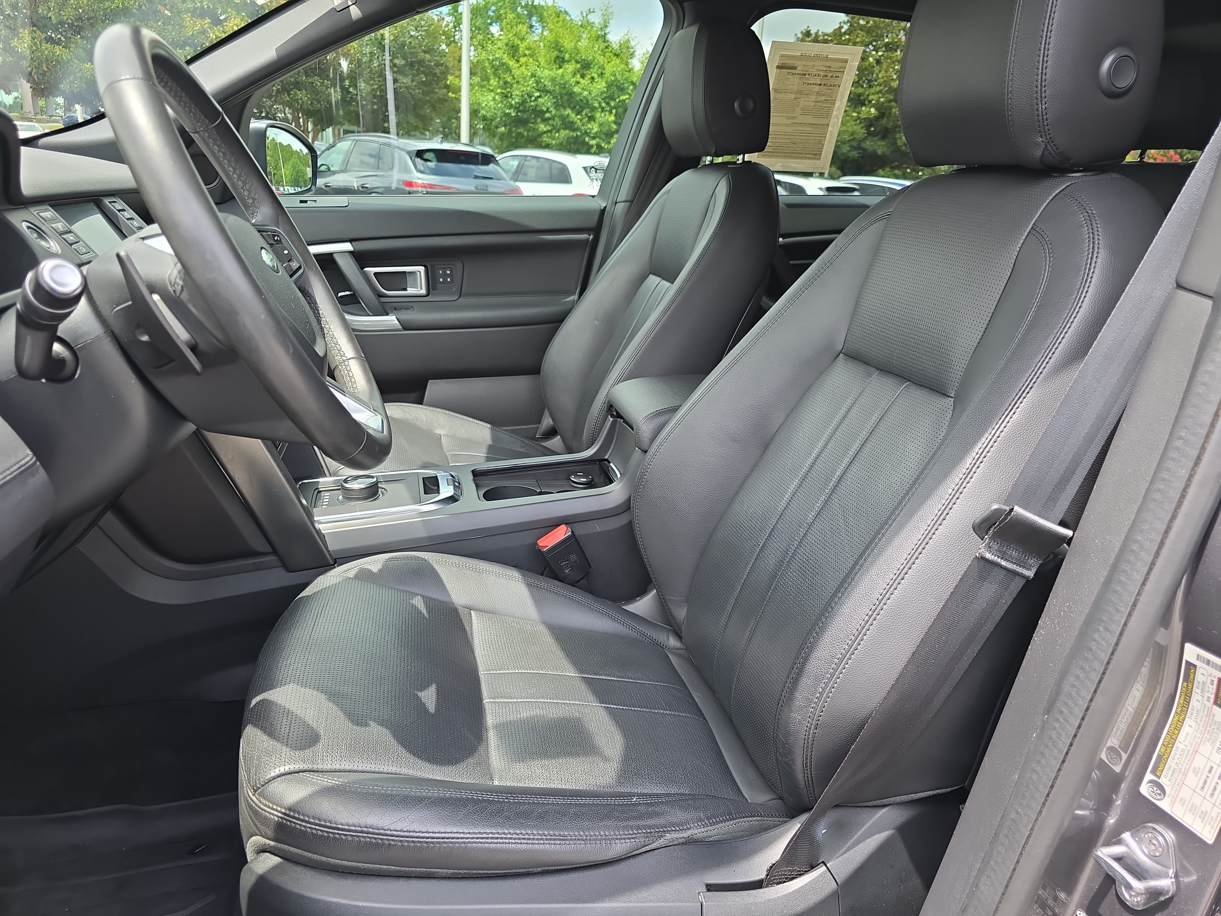 Used 2019 Land Rover Discovery Sport AWD/4WD image 15