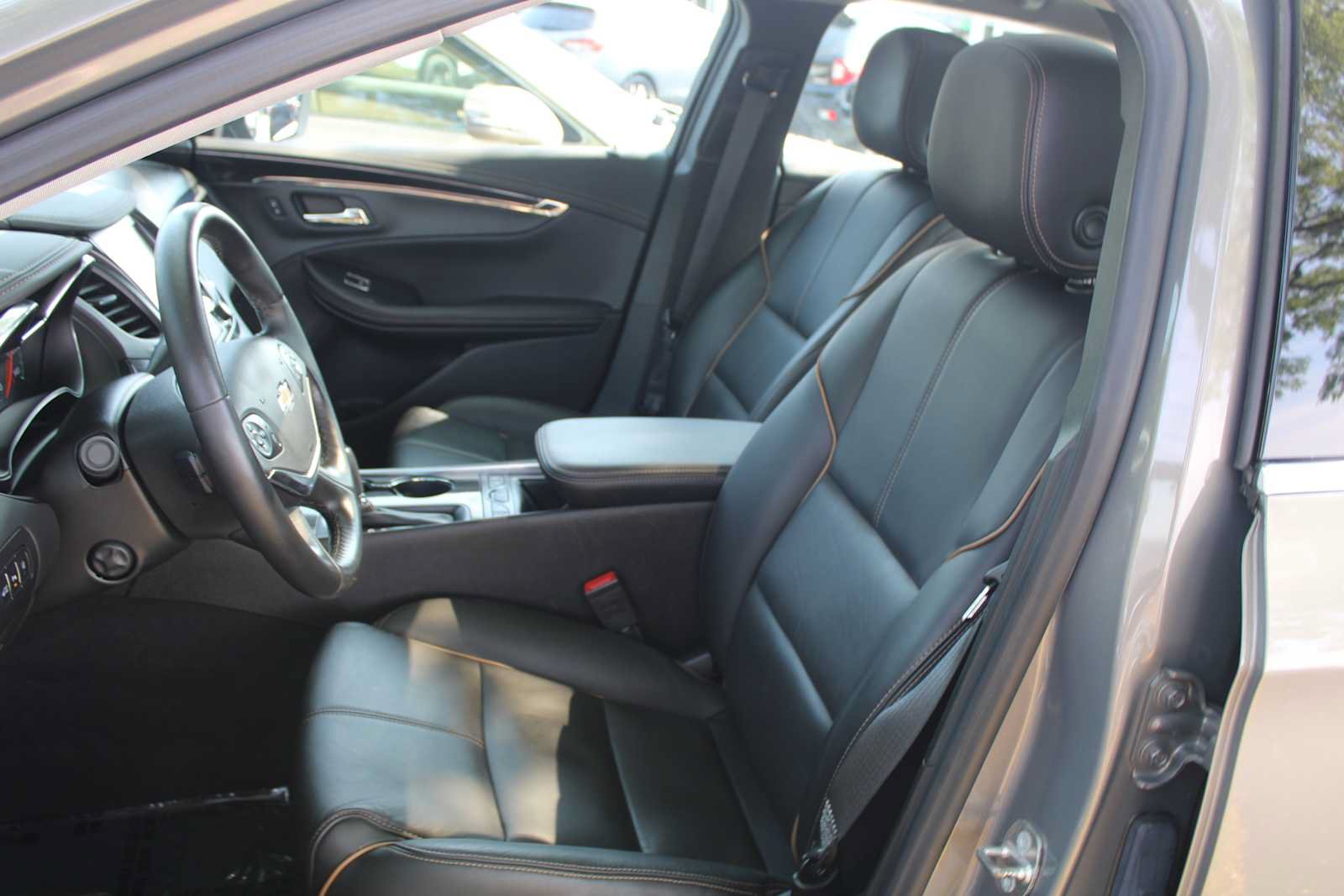 Certified 2018 Chevrolet Impala Premier w/ Premier Confidence Package FWD image 9