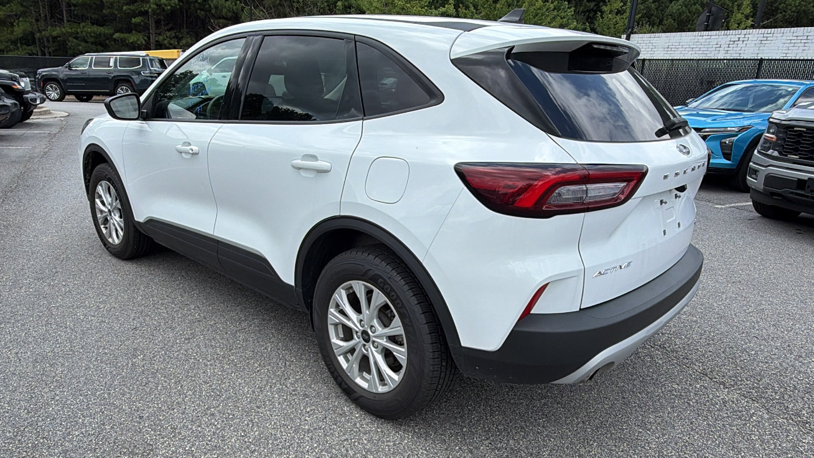 Used 2025 Ford Escape Active AWD/4WD image 10