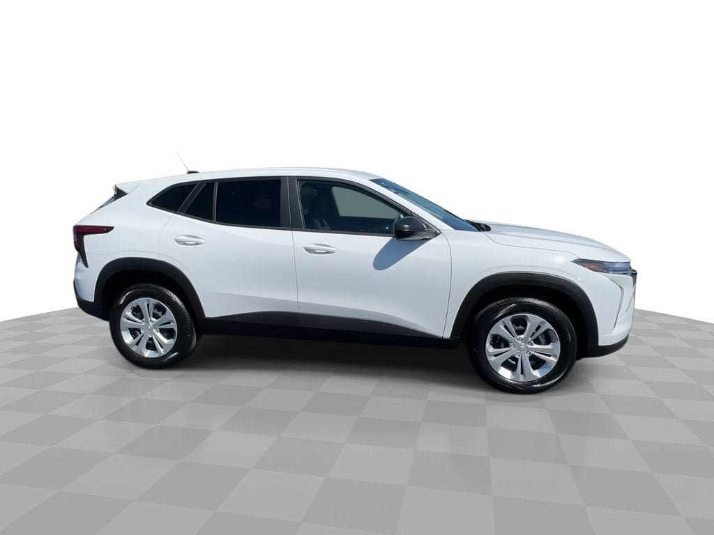 New 2026 Chevrolet Trax LS w/ Driver Confidence Package FWD image 9