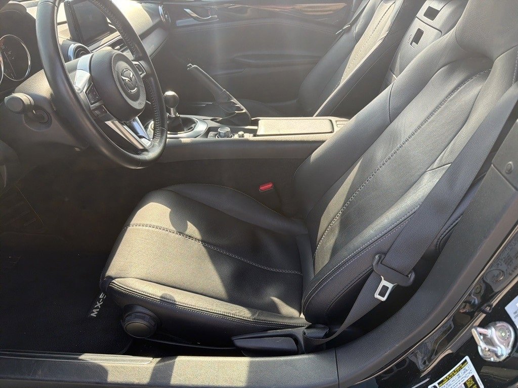Used 2022 MAZDA MX-5 Miata Grand Touring w/ Weather Package image 10