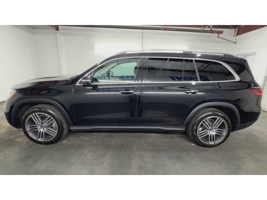 Used 2024 Mercedes-Benz GLS 450 4MATIC image 5