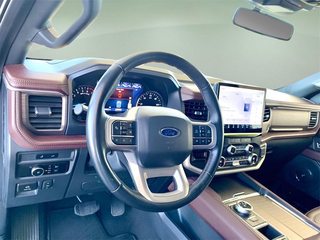 Used 2024 Ford Expedition Limited image 15