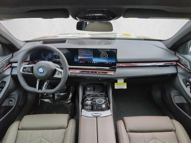 New 2026 BMW 550e xDrive AWD/4WD image 15