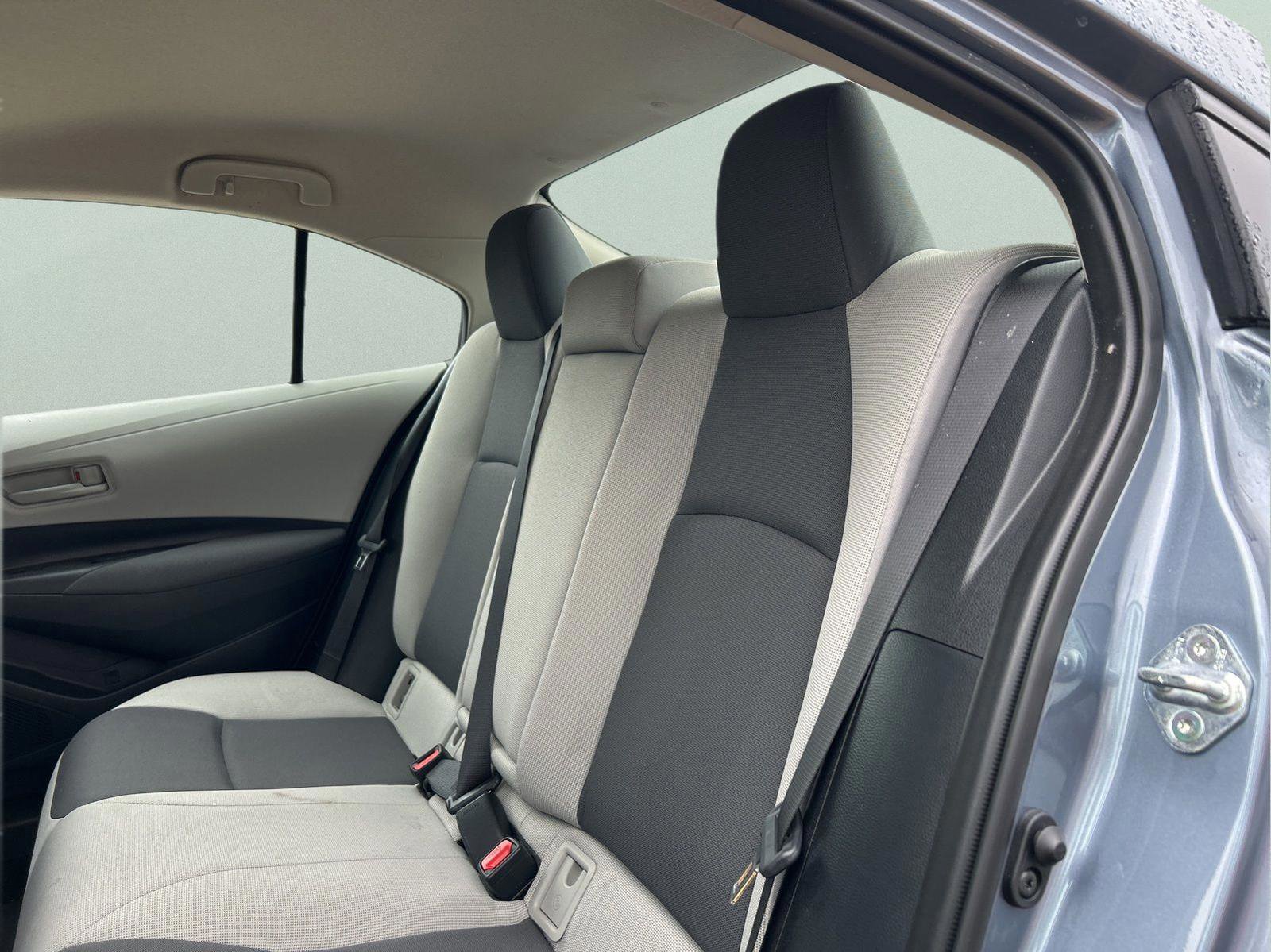 Used 2025 Toyota Corolla LE image 29