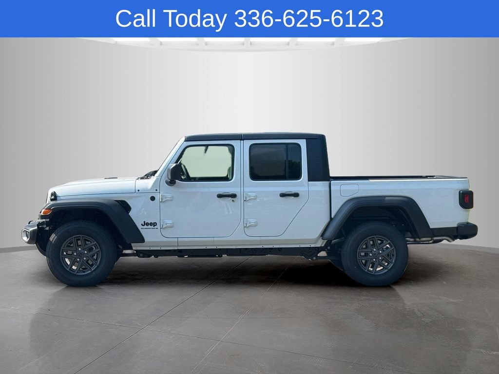 New 2025 Jeep Gladiator Sport AWD/4WD image 3