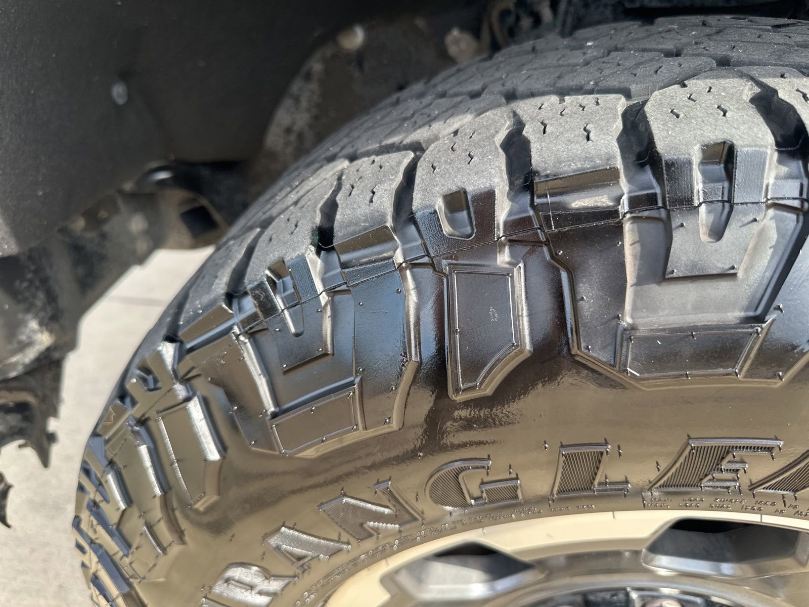 Used 2024 Ford F250 Platinum w/ Tremor Off-Road Package AWD/4WD image 9