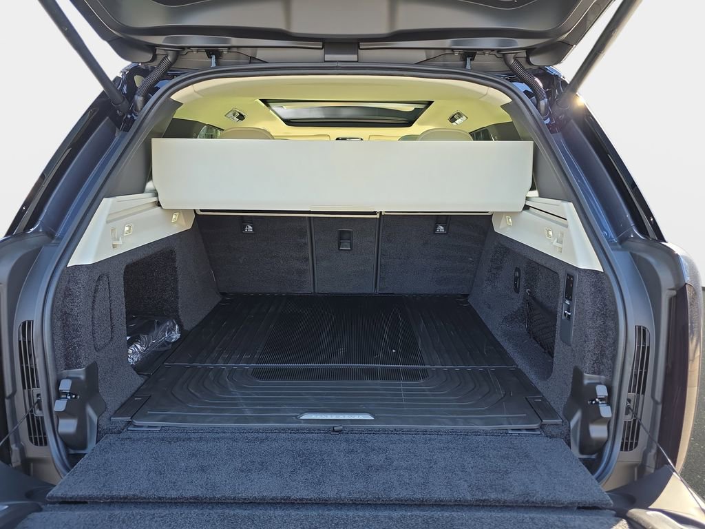 New 2026 Land Rover Range Rover SE image 12