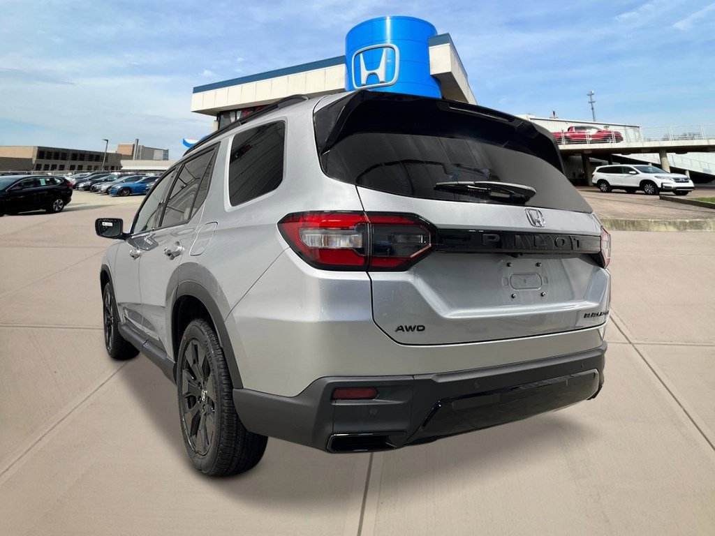 New 2026 Honda Pilot Black Edition image 3